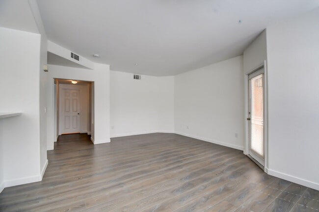 Building Photo - Beautiful 2 BR In Gated 89052 Community