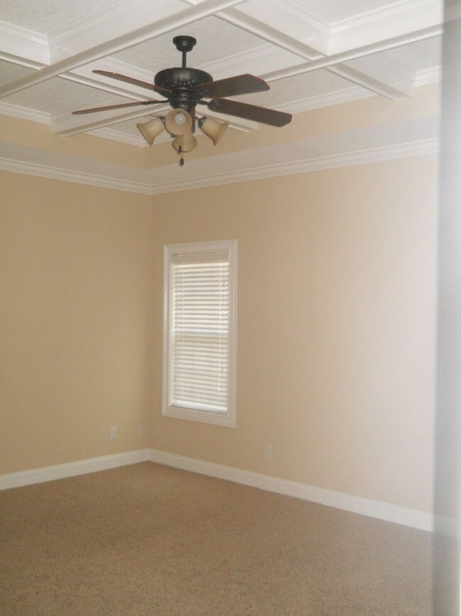 Building Photo - Great home in the city in the Vineyards S/D!