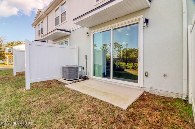 Building Photo - 9909 Garrin Dr