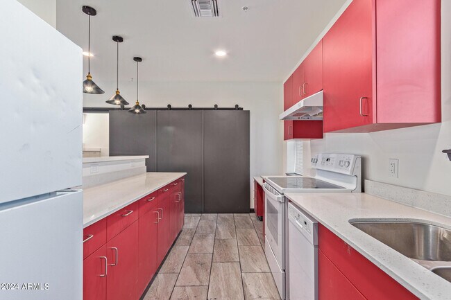 Building Photo - 129 N 11th Ave