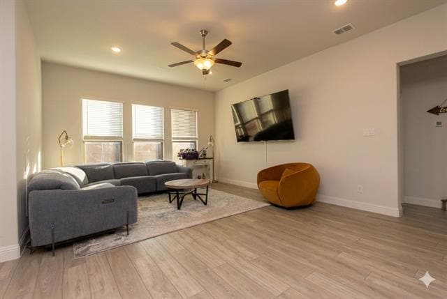 Building Photo - 3810 Honeycomb Holw