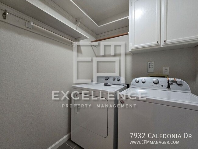 Building Photo - 7932 Caledonia Dr