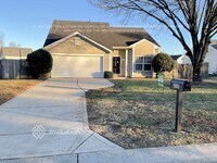 Building Photo - 4840 Aldersbrook Dr