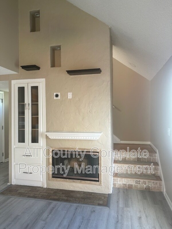 Building Photo - 6653 Periwinkle Dr