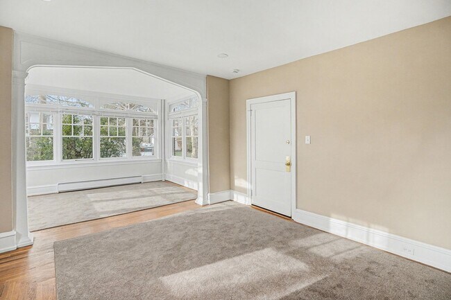 Building Photo - Rambler