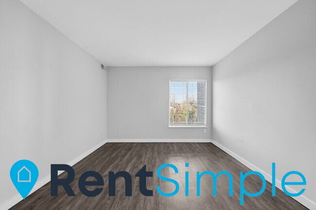 Building Photo - 6001 Arlington Blvd