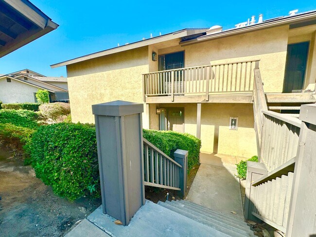 Building Photo - 1652 Pala Lake Dr