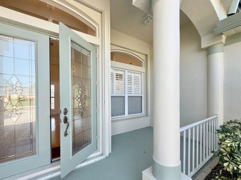 Building Photo - 6018 NW Winfield Dr