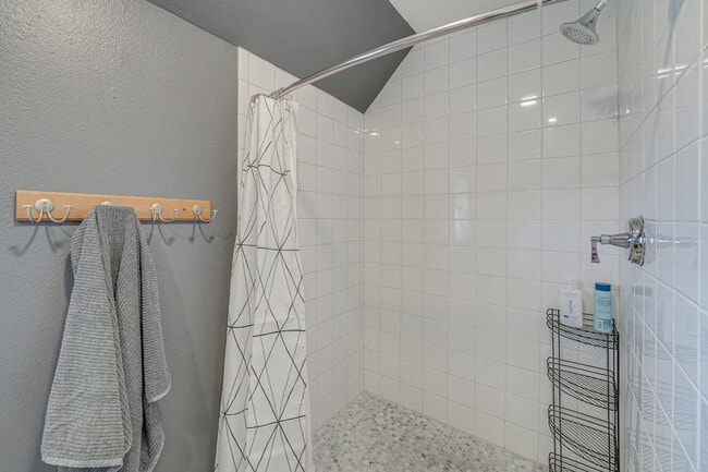 Building Photo - 2323 Elizabeth St