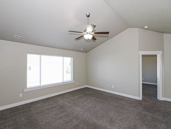 Building Photo - 4-bedroom, 2.5 bathroom Home