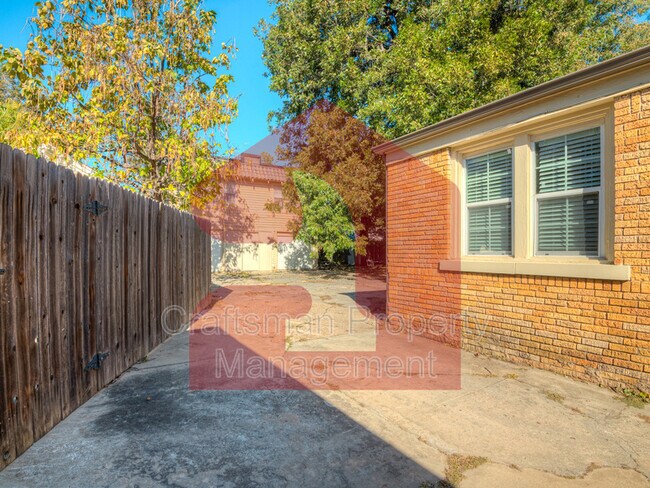 Building Photo - 2843 NW 18th St