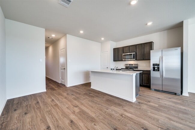 Building Photo - 7024 Vining Dr
