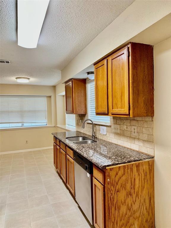 Building Photo - 3022 Sam Houston Dr