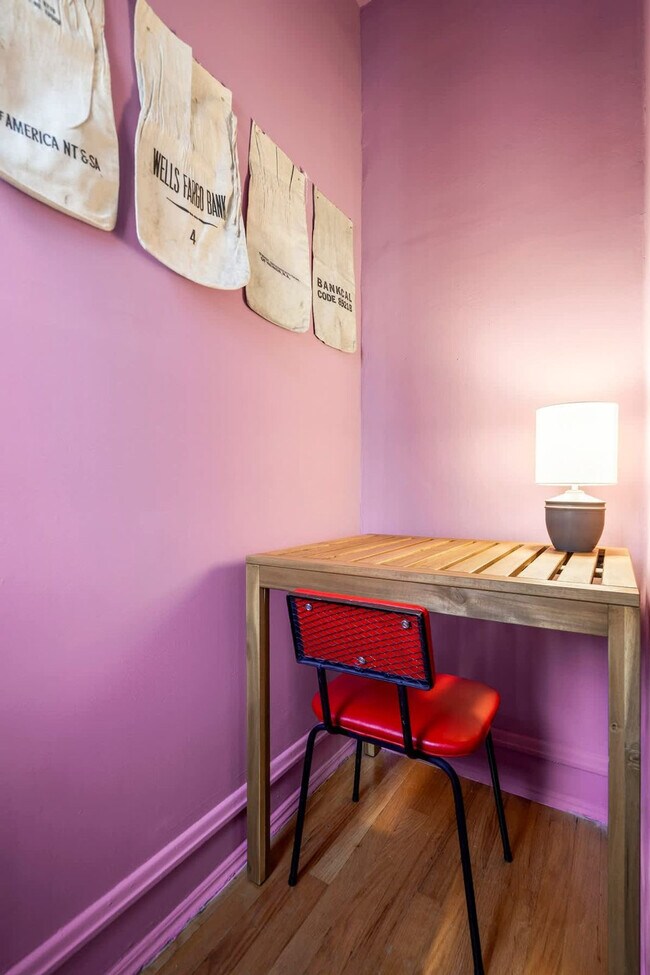 Building Photo - 3538 N Racine Ave