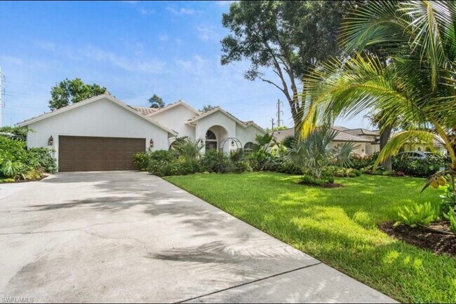 Building Photo - 8139 Las Palmas Way