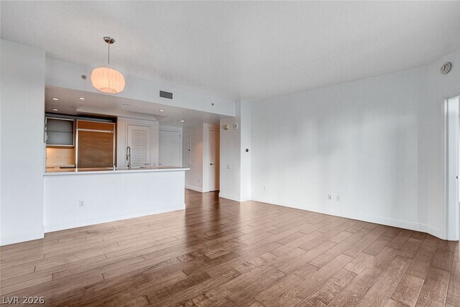 Building Photo - 222 Karen Ave