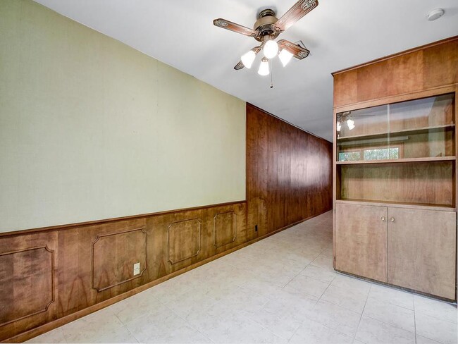 Building Photo - 206 Park Ln