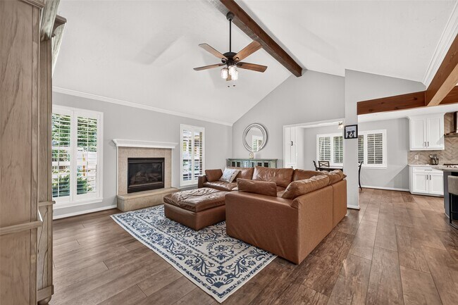 Building Photo - 23011 Fox Hunt Dr