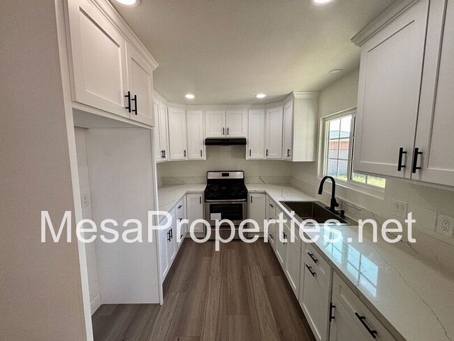 Building Photo - 1617 Fairfax Ct