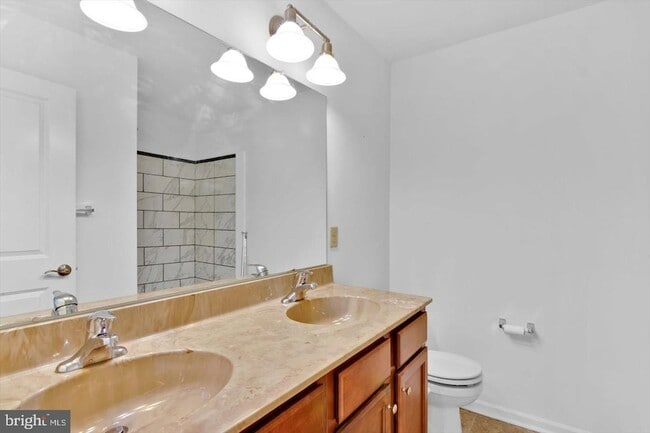 Building Photo - 7 Rowand Way E