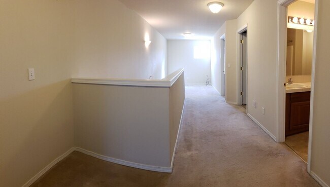 Building Photo - 413 Roger Smith Dr