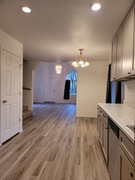 Building Photo - 16131 SE Powell Blvd