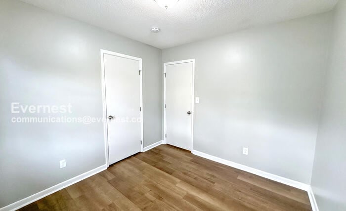 Building Photo - 14005 Glenview Dr SW