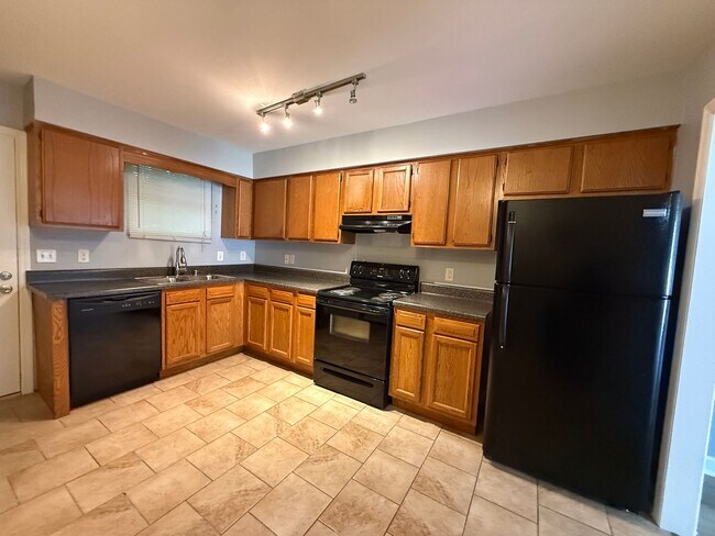 Building Photo - Inglewood Duplex Available Now!