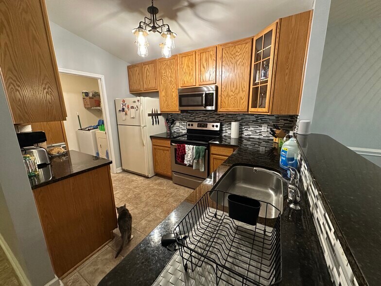 Building Photo - 16446 Redstone Mountain Ln
