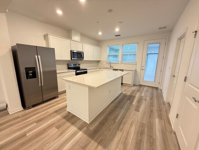 Building Photo - 4553 Orchard View Aly