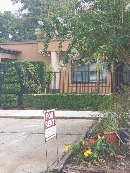 Primary Photo - 2345 Inagua Way