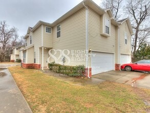 Building Photo - PRELEASING NOW FOR JULY 2026! Amazing 3 Bed/2.5 Bath/2-Car Garage Condo Minutes from Campus!