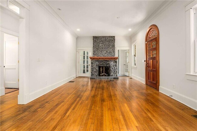 Building Photo - 787 Flat Shoals Ave SE