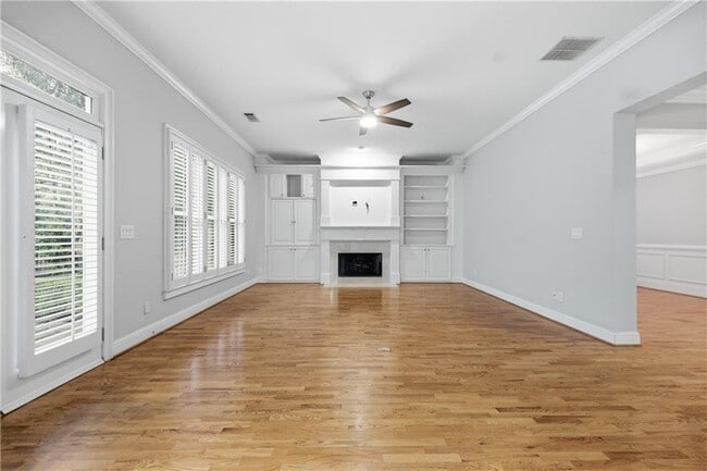 Building Photo - 3194 Windsor Lake Dr NE