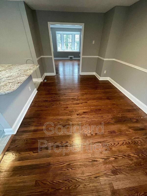 Building Photo - 5916 Northwood Dr