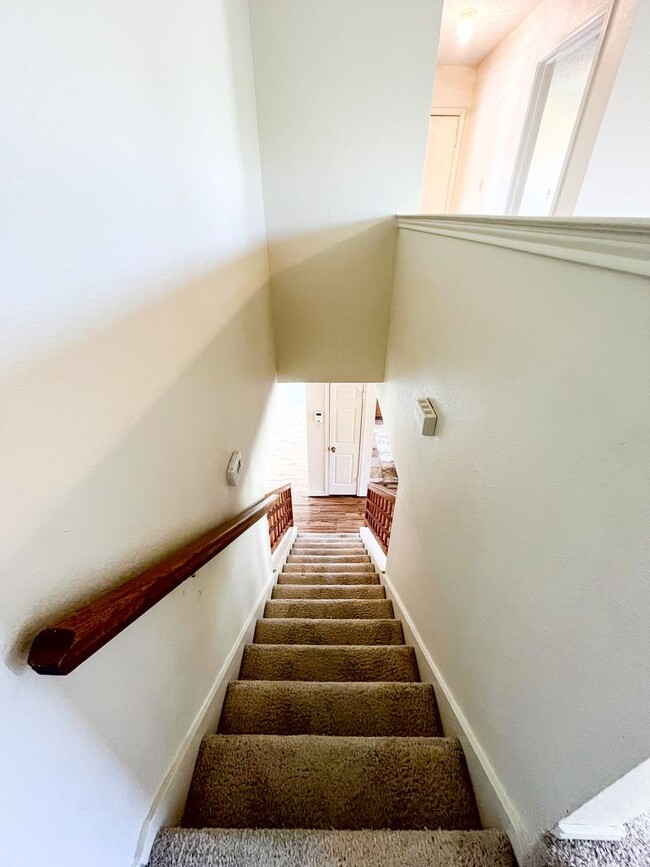 Building Photo - Available NOW!!!! Gorgeous 2 story, 3 bedroom, 2.5 bath, 2 car garage home with garage door opene...