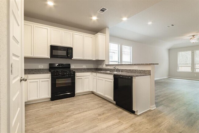 Building Photo - 14717 Pinion Ct