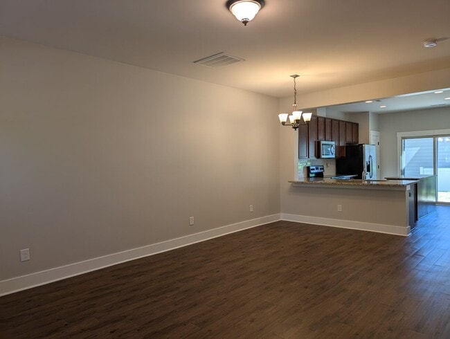 Building Photo - Beautiful Townhome located in Brightwalk!