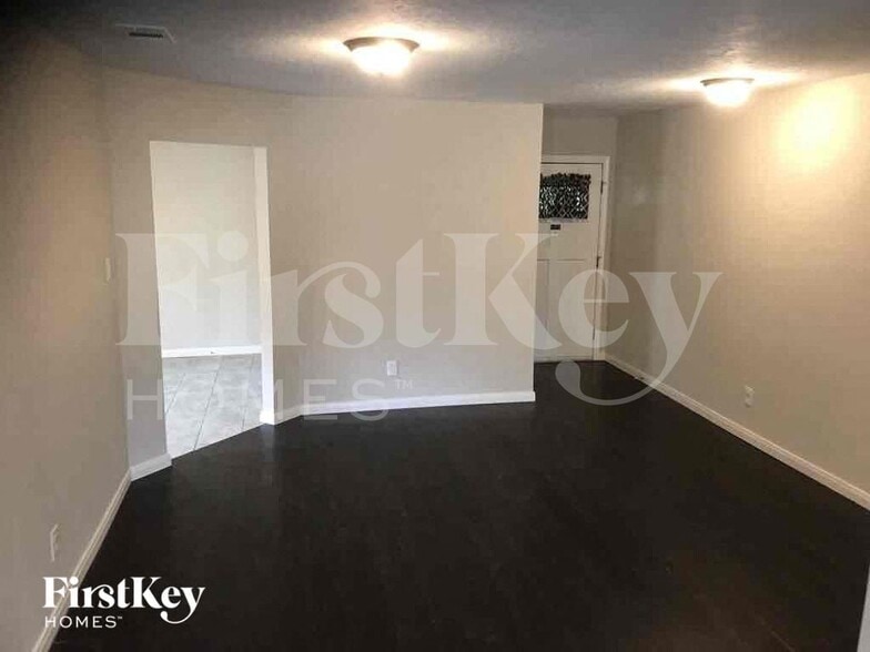 Building Photo - 5131 Whittier Oaks Dr