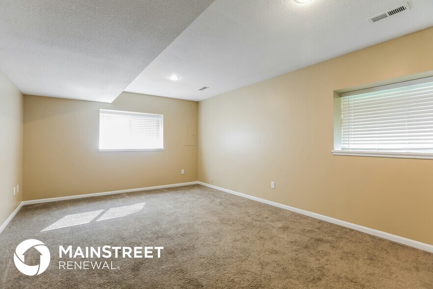 Building Photo - 16423 Richmond Ct