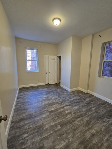 Building Photo - 5253 Spruce St