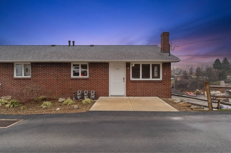 Primary Photo - 1490 Clay Pike