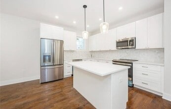 Building Photo - 142 Maple Ave