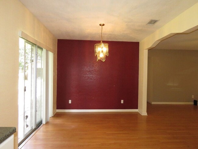Building Photo - For Rent 4 Bd/ 3Ba Home