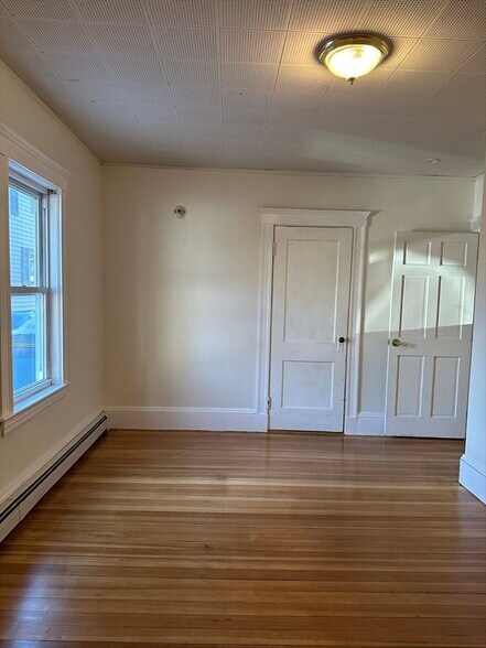 Building Photo - 58 Bower St