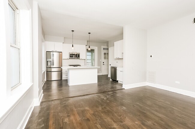 Building Photo - 2208 N Talman Ave