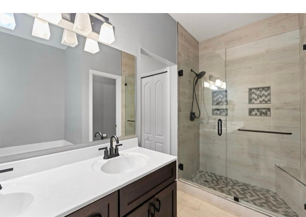 Master bath - 2254 50th Street Cir E