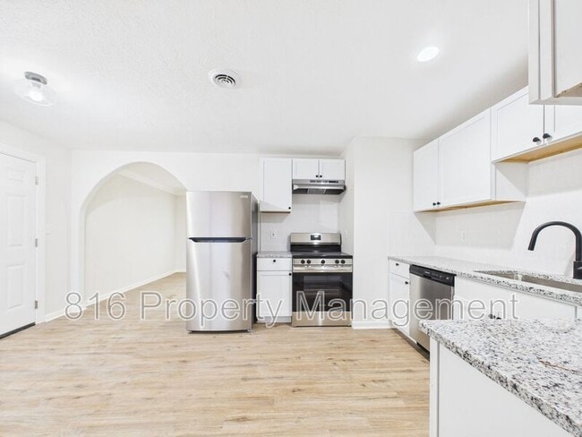 Building Photo - 11211 Corrington Ave