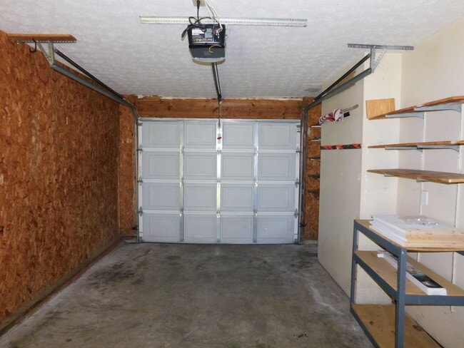 Building Photo - 512 Cougar Pl