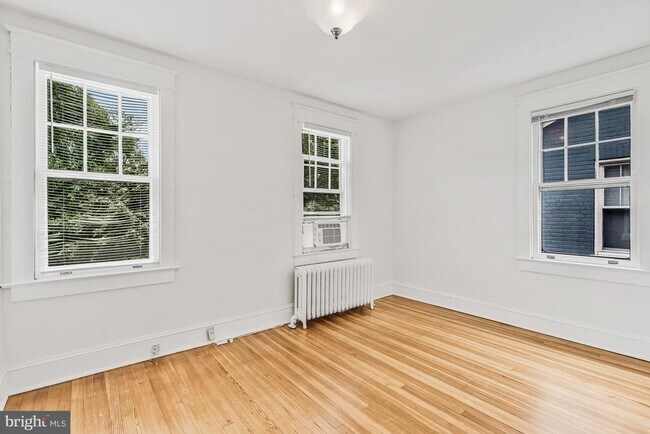 Building Photo - 4231 Jenifer St NW